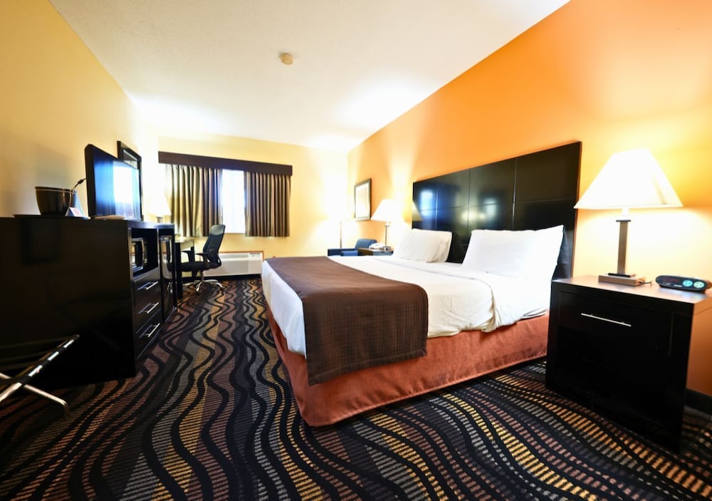 Rock Island Inn & Suites Streator IL - photo 12