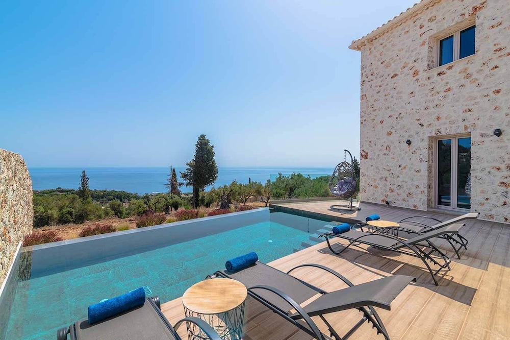 Spartia Villa — 4-Star Luxury Hotel in Zakynthos, Greece