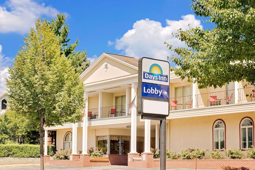 Days Inn By Wyndham Waynesboro — Waynesboro