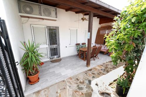 Sardinian Cottage 150m from the sea private Garden — 4-Star Luxury Hotel in Olbia, Italy