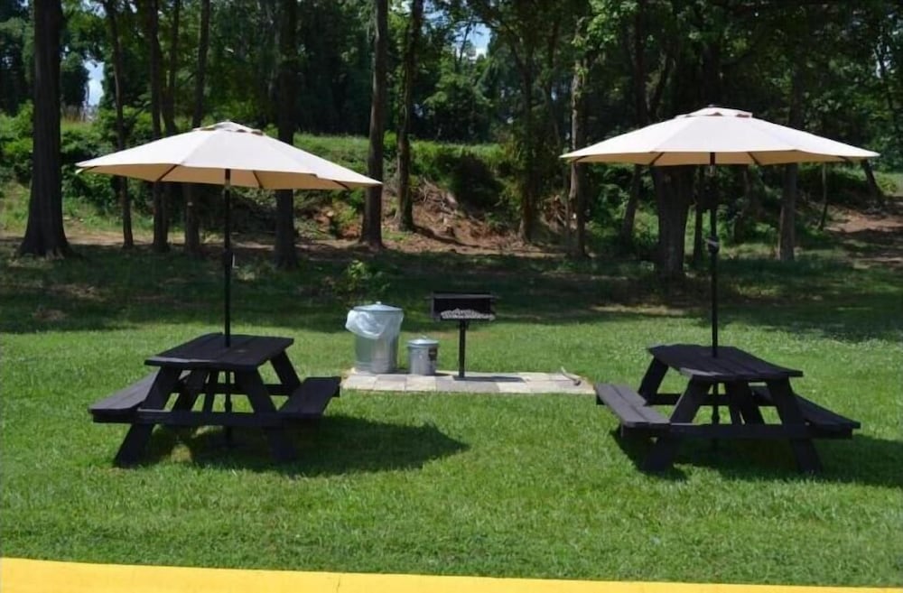 High Point Arcadia Inn - photo 10