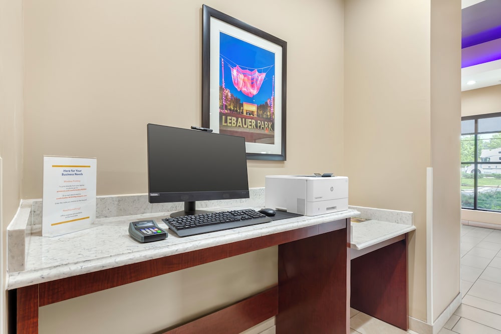 Comfort Suites Greensboro High Point - photo 22