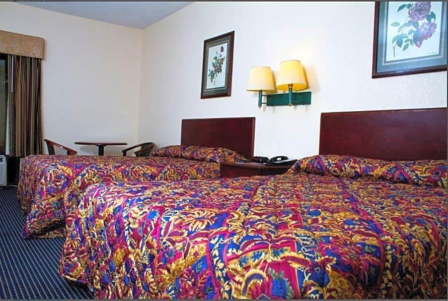 Country Hearth Inn Union City - photo 6