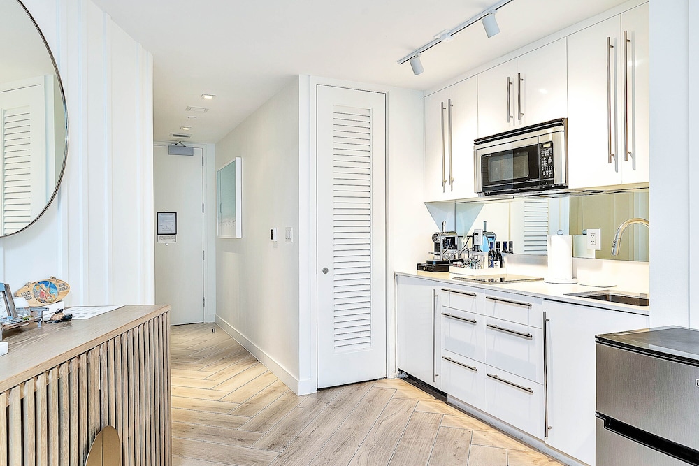 Private Residences at W SoBe by LRMB - photo 56