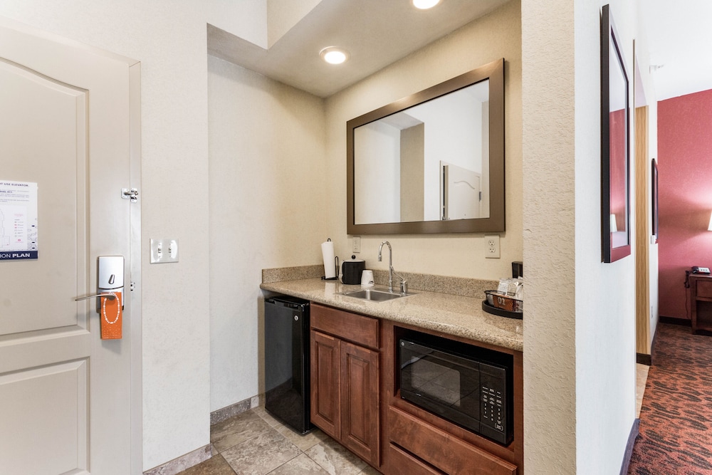 Hampton Inn Derby Wichita Southeast - photo 18