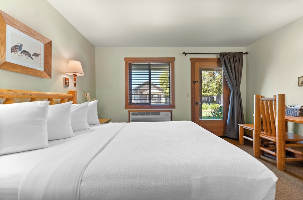 Mt Gardner Inn - photo 20