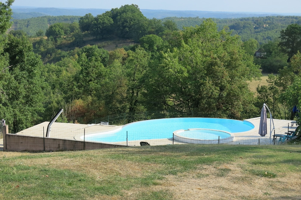 Hotel Restaurant La Bergerie - carbon neutral hotel in Cahors