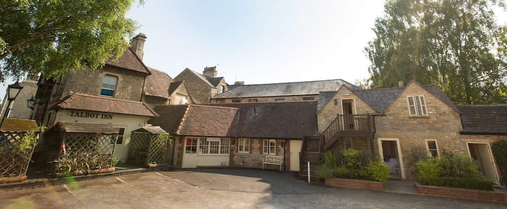 The Talbot Inn — hotel in Cirencester