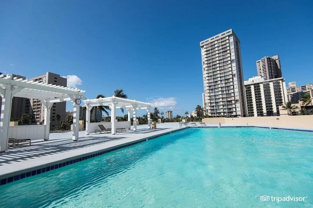 Waikiki beach modern studio No resort fee Best location — Honolulu — photo 4