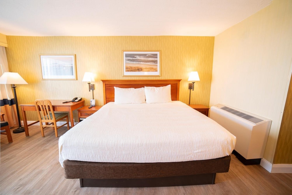Oceanfront Inn - photo 10