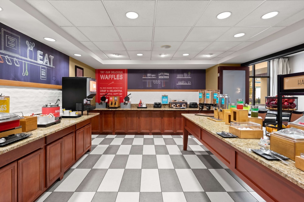 Hampton Inn & Suites Burlington - photo 27
