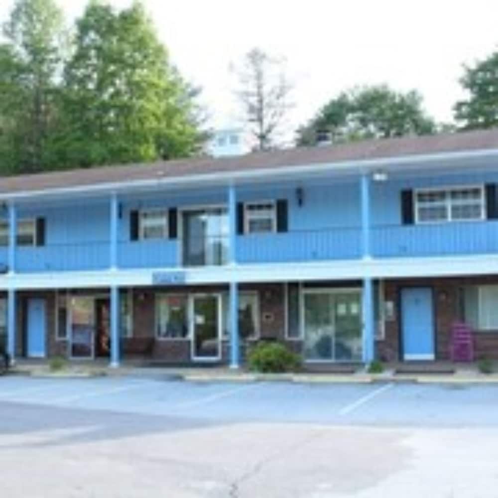 Colonial Inn Franklin - photo 22