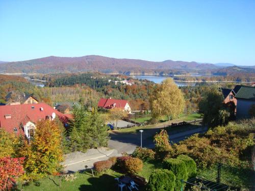 Pokoje Gościnne z widokiem na jezioro in Polanczyk, Poland