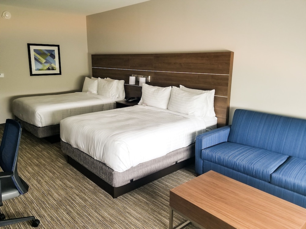 Holiday Inn Express & Suites Charlotte NE University Area by IHG - photo 7