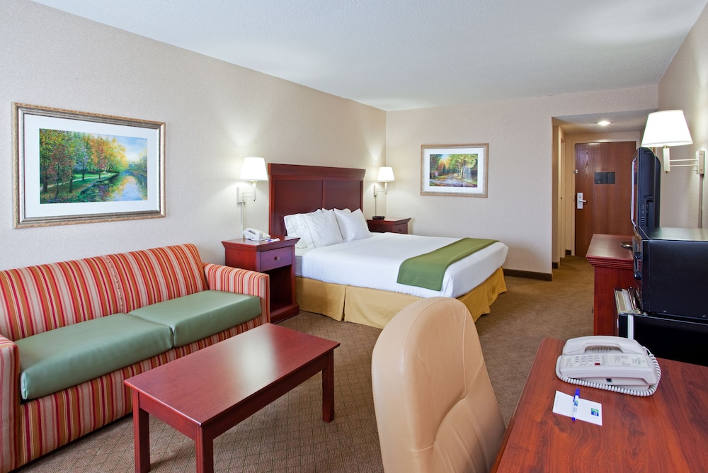 Holiday Inn Express Wilmington by IHG - photo 11