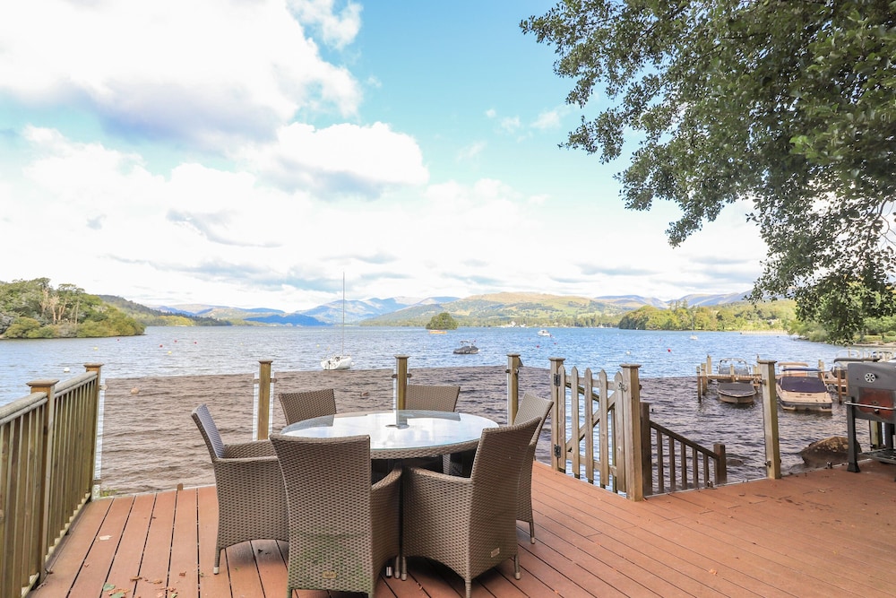 Lakeside Lodge — 4-Star Luxury Hotel in Windermere, United Kingdom