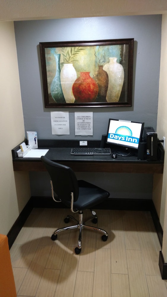 Days Inn by Wyndham Ashland - photo 38