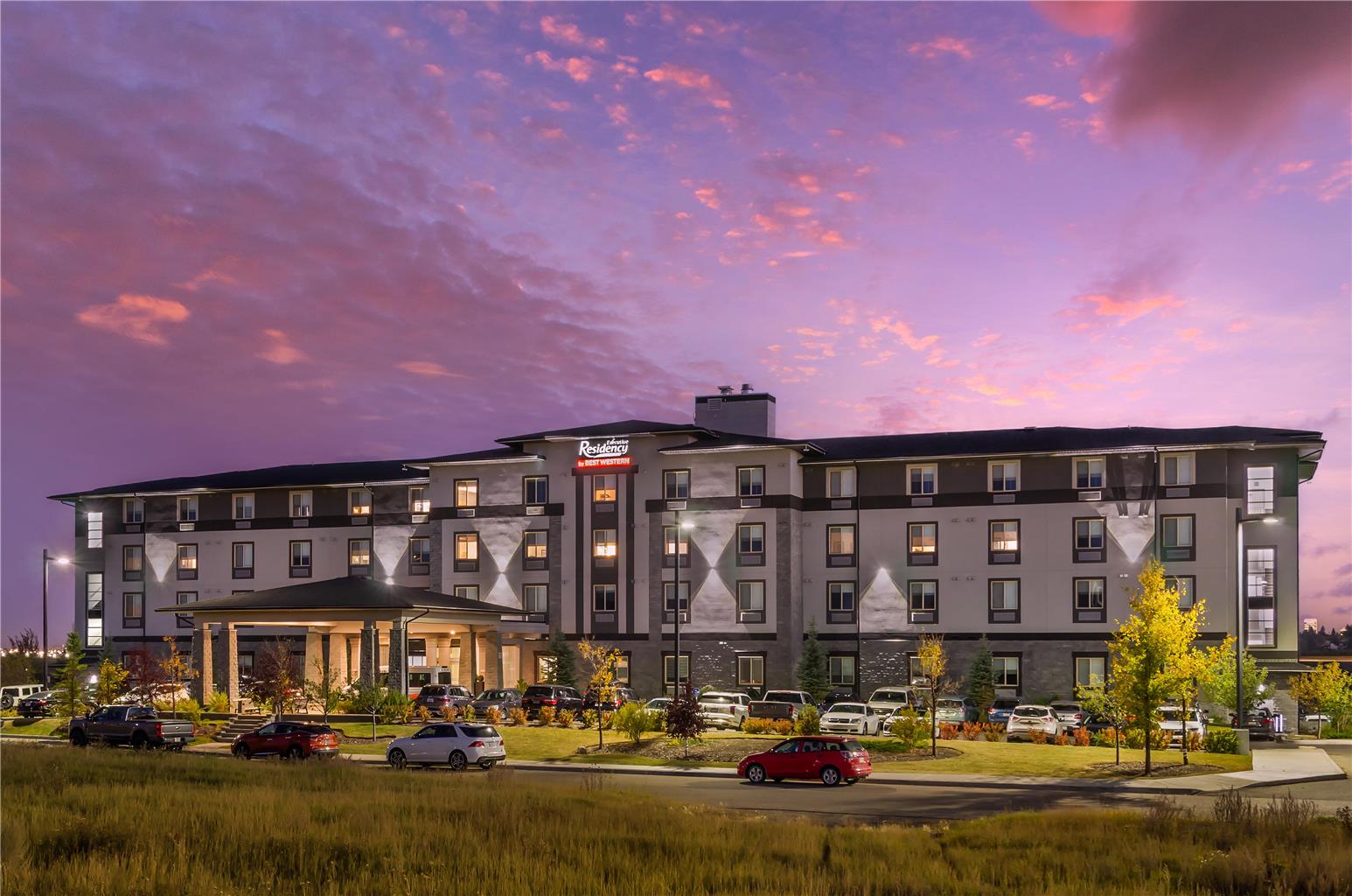Executive Residency by Best Western Calgary City View North in Calgary, Canada