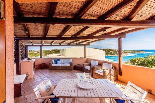 GuestHost Cala Flores Sea View Apt 400m from the beach — 4-Star Luxury Hotel in Porto Cervo, Italy