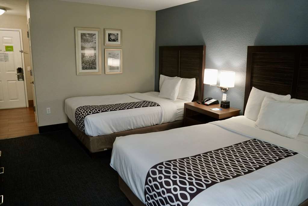 La Quinta Inn & Suites by Wyndham Tomball - photo 25