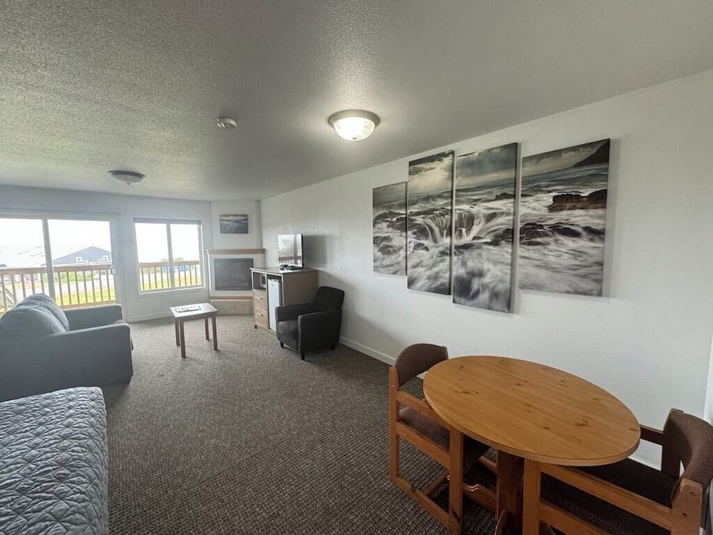 Sunset Oceanfront Lodging - photo 47