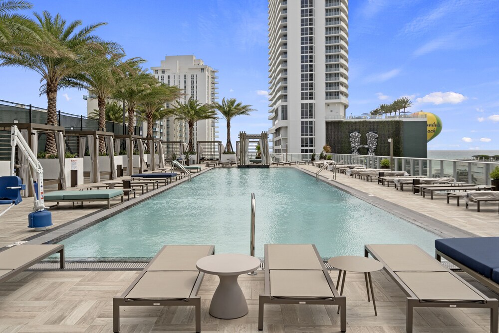 Hyde Beach House Apartments by SV Rentals — 4-Star Luxury Hotel in Hollywood, United States