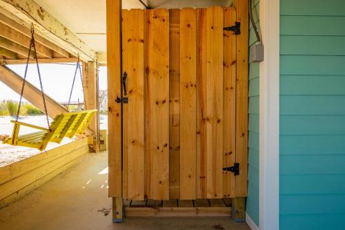 Moon Struck by Oak Island Accommodations - photo 3