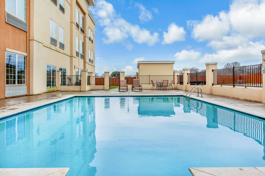 La Quinta Inn & Suites by Wyndham Luling - photo 7