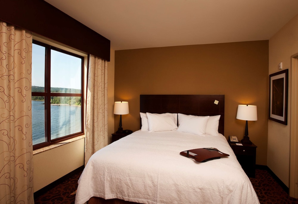 Hampton Inn Marquette Waterfront - photo 14