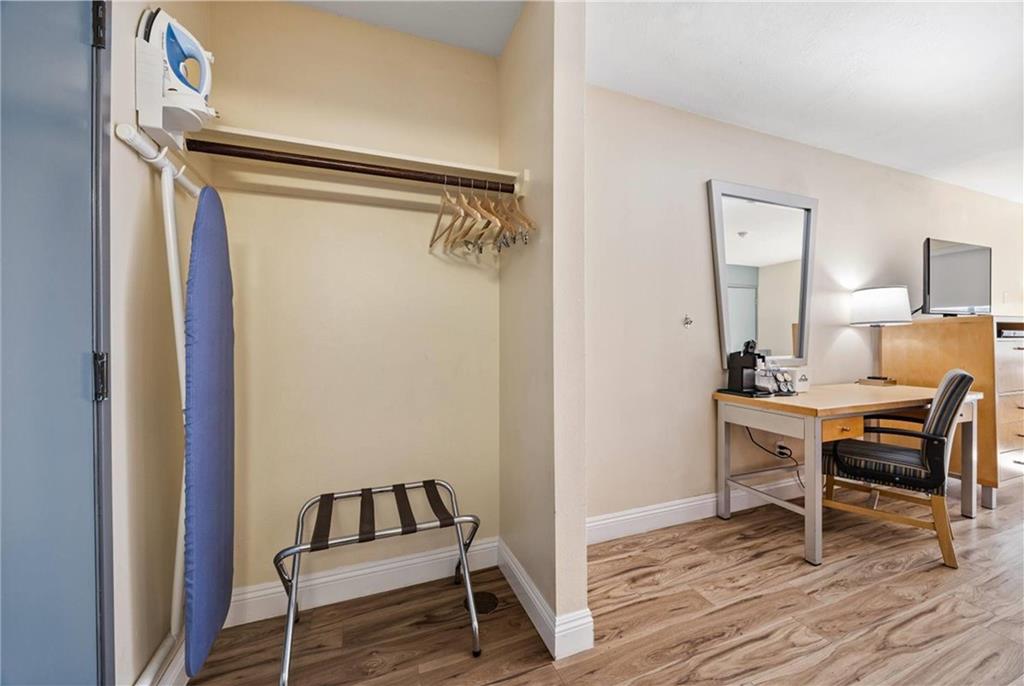 Days Inn by Wyndham Woodland - photo 25