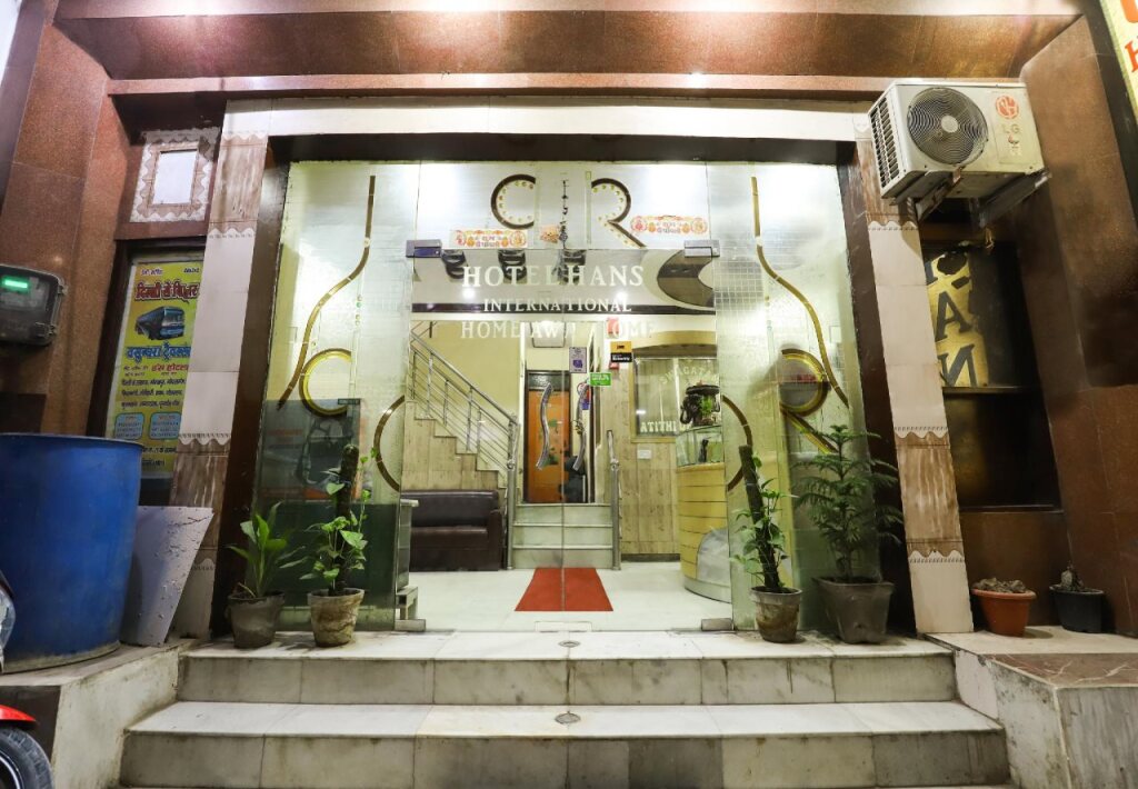 Hotel Hans International in Delhi, India