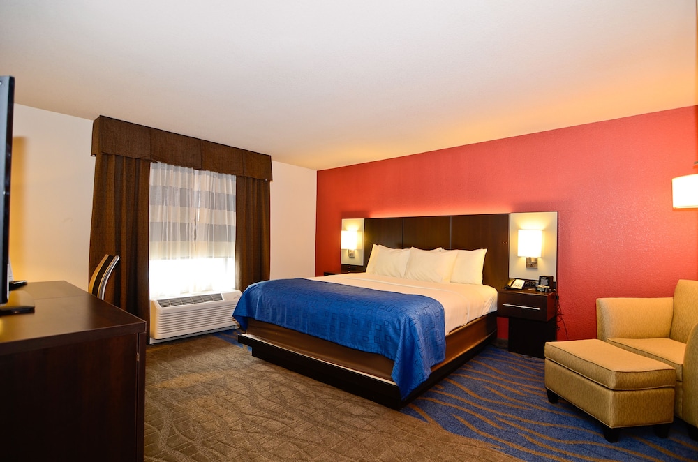 Astoria Hotel and Event Center - photo 7