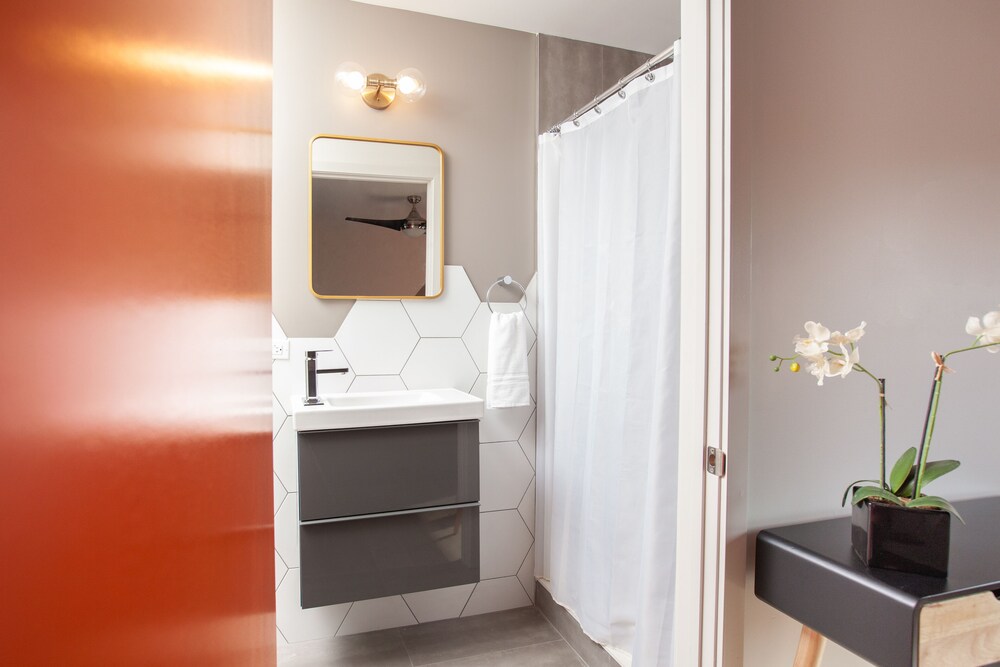 4411 Inn & Suites - photo 34