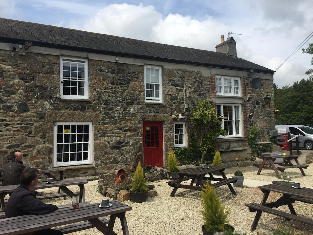 The Pirate Inn - carbon neutral hotel in Penzance