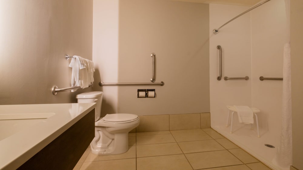 Holiday Inn Express Hotel and Suites Mankato East by IHG - photo 53