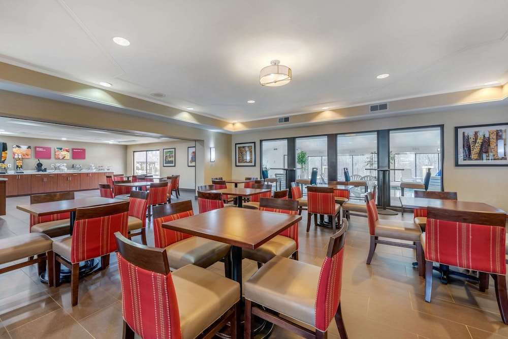 Comfort Suites Lafayette University Area - photo 35