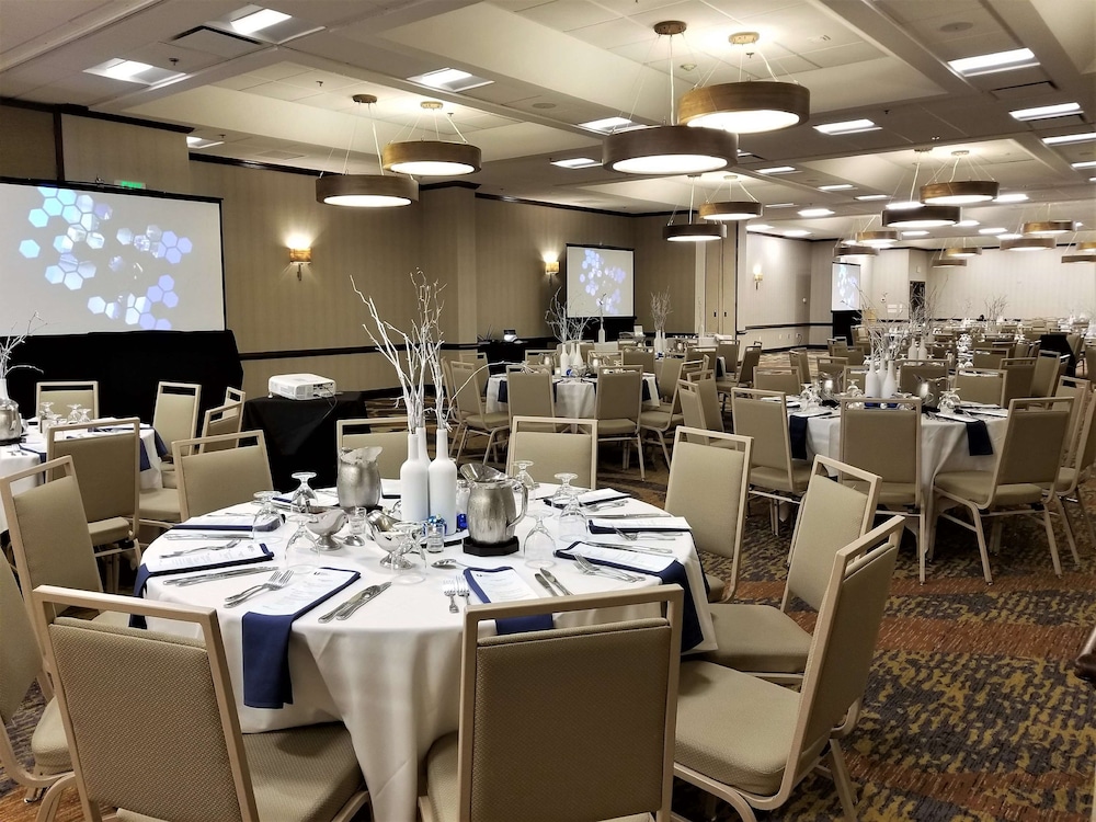 Embassy Suites by Hilton Seattle North Lynnwood - photo 55