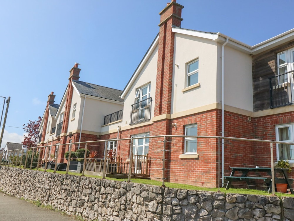 Sea La Vie — 4-Star Luxury Hotel in Benllech, United Kingdom