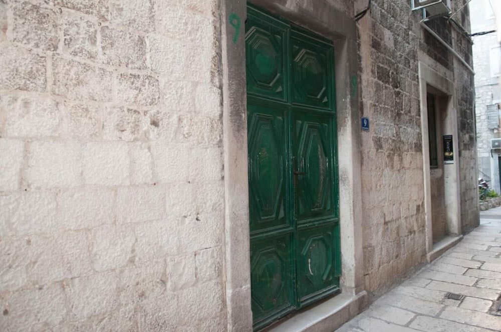 Buga And Tuga Rooms - carbon neutral hotel in Split