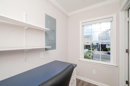 Mermaid Manor by Oak Island Accommodations - photo 15