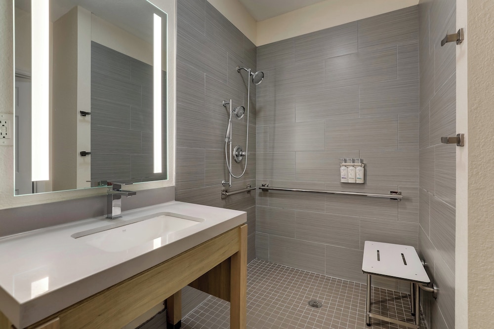 Candlewood Suites Lexington by IHG - photo 28
