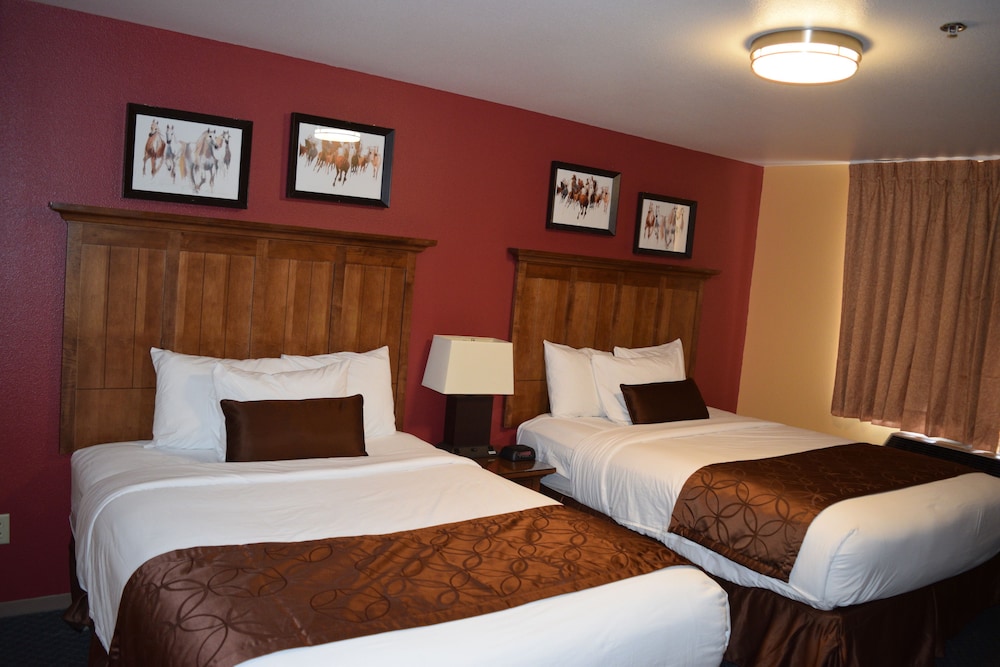 The Royal Victorian Motel - photo 6