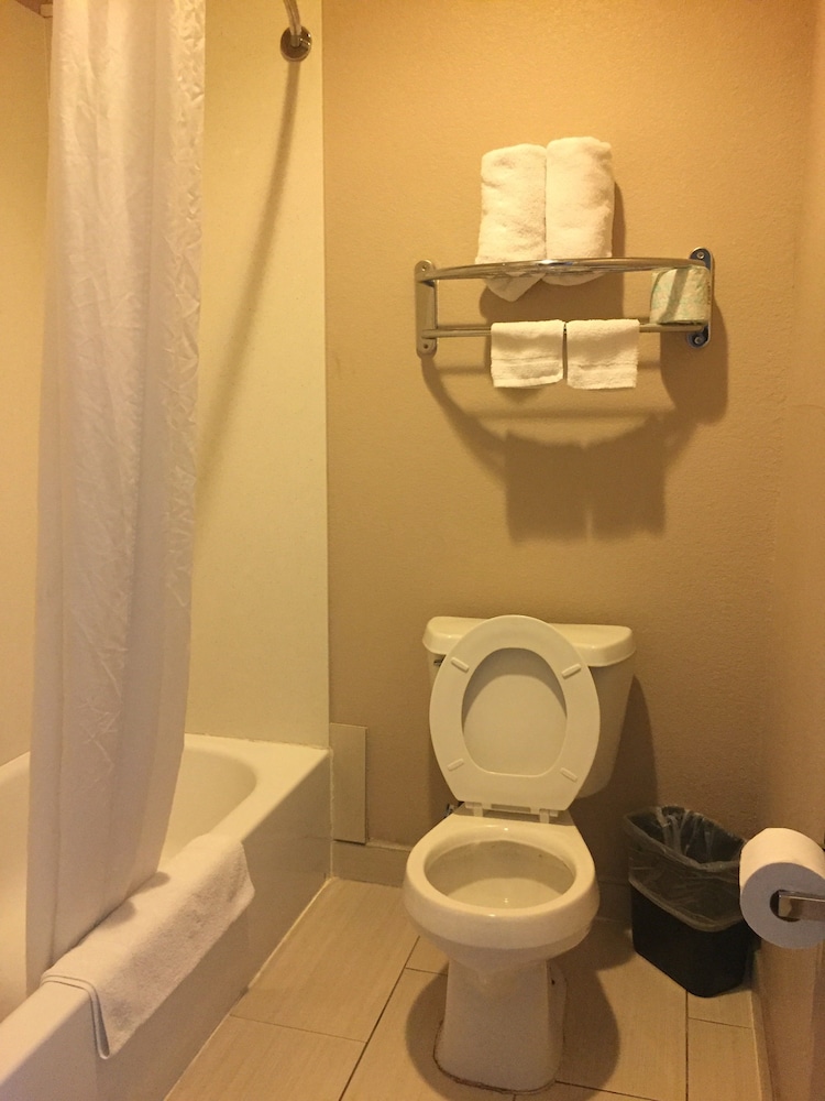 Knights Inn Three Rivers - photo 15