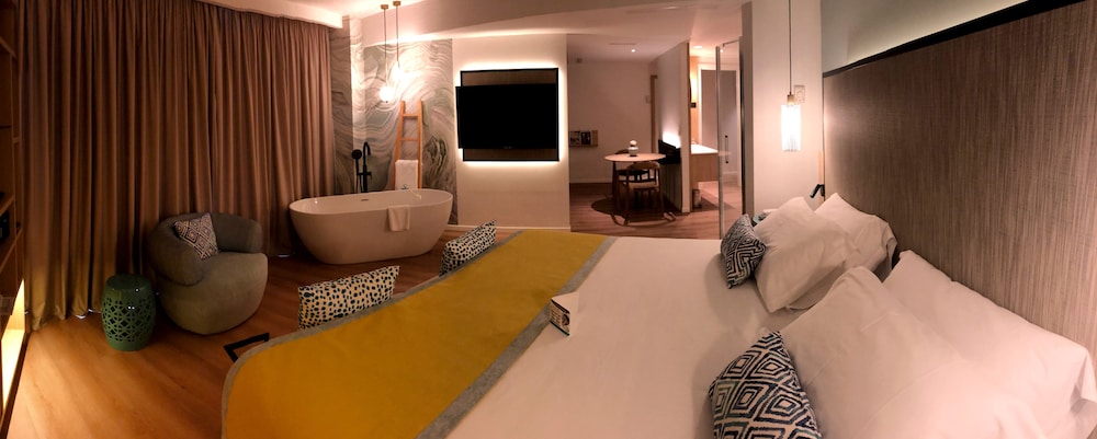 Suites del Mar By Melia — hotel in Alicante