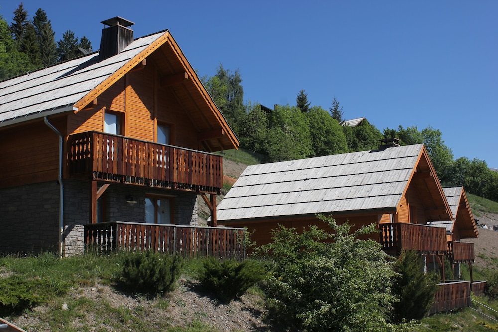 Praroustan by Actisource - carbon neutral hotel in Unknown City