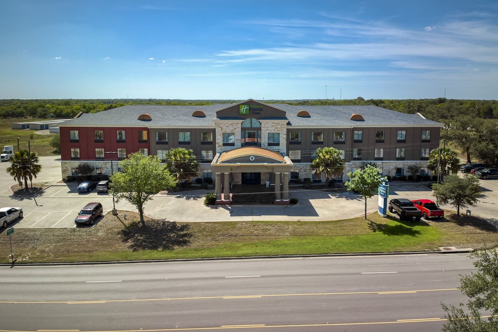 Holiday Inn Express Suites Beeville by IHG - photo 52