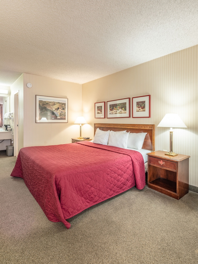 University Place Hotel & Conference Center - photo 5