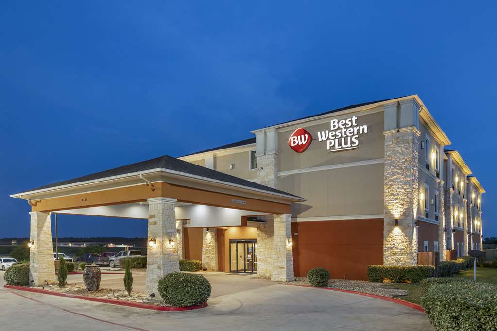 Best Western Plus Longhorn Inn & Suites - photo 3