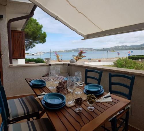 GuestHost Amazing Sea View Apartment with Terrace — 4-Star Luxury Hotel in Cannigione, Italy