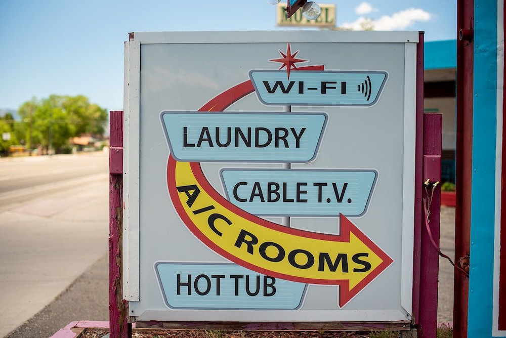 Circle R Motel - photo 49